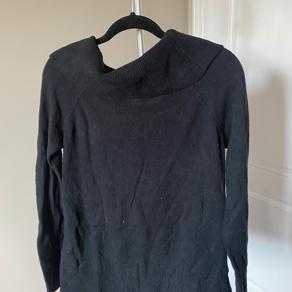 Gap Off the Shoulder Sweater - Picture 6 of 8